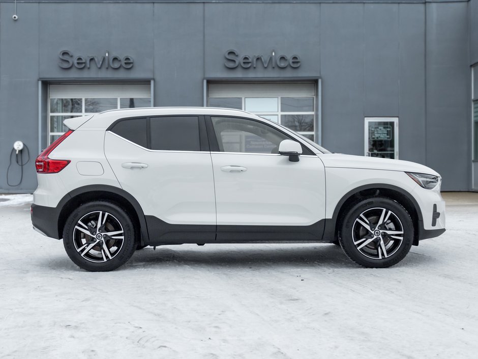 2025 Volvo XC40 B5 AWD Bright Theme  CPO FINANCE RATE fr 3.49%*-4
