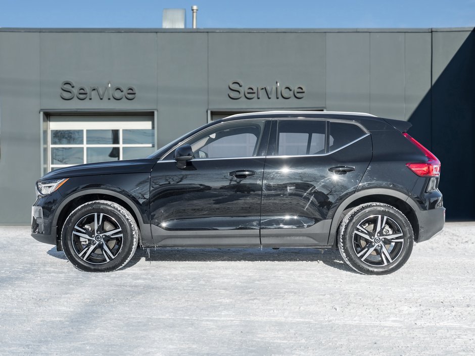 2025 Volvo XC40 B5 AWD Core Bright Theme  CPO FIN RATE 3.49%*-4%*-2