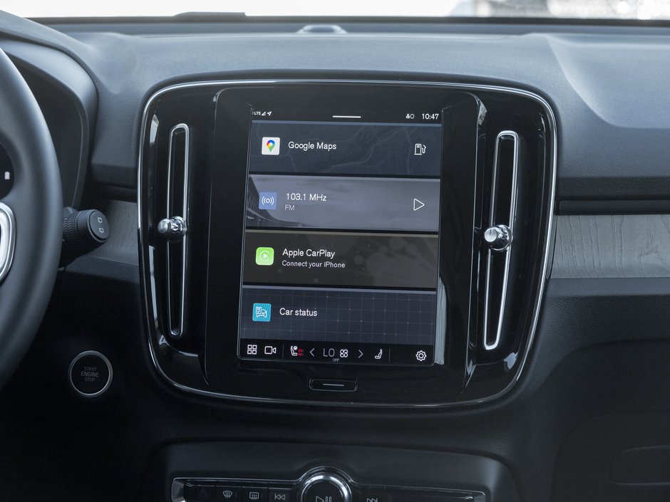 2025 Volvo XC40 B5 AWD Core Bright Theme  CPO FIN RATE 3.49%*-4%*-22