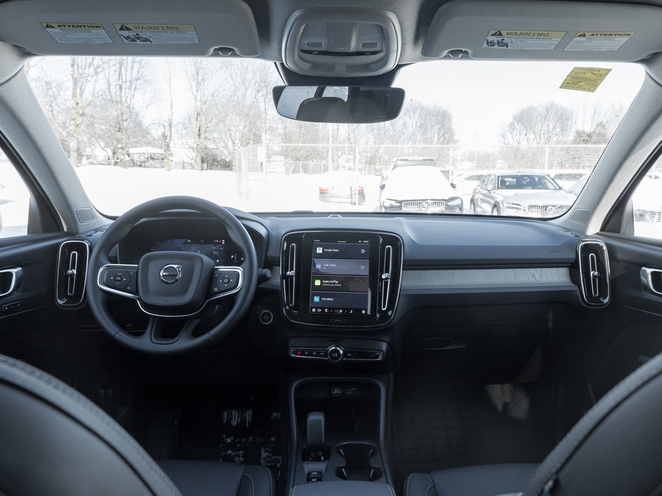 2025 Volvo XC40 B5 AWD Core Bright Theme  CPO FIN RATE 3.49%*-4%*-21