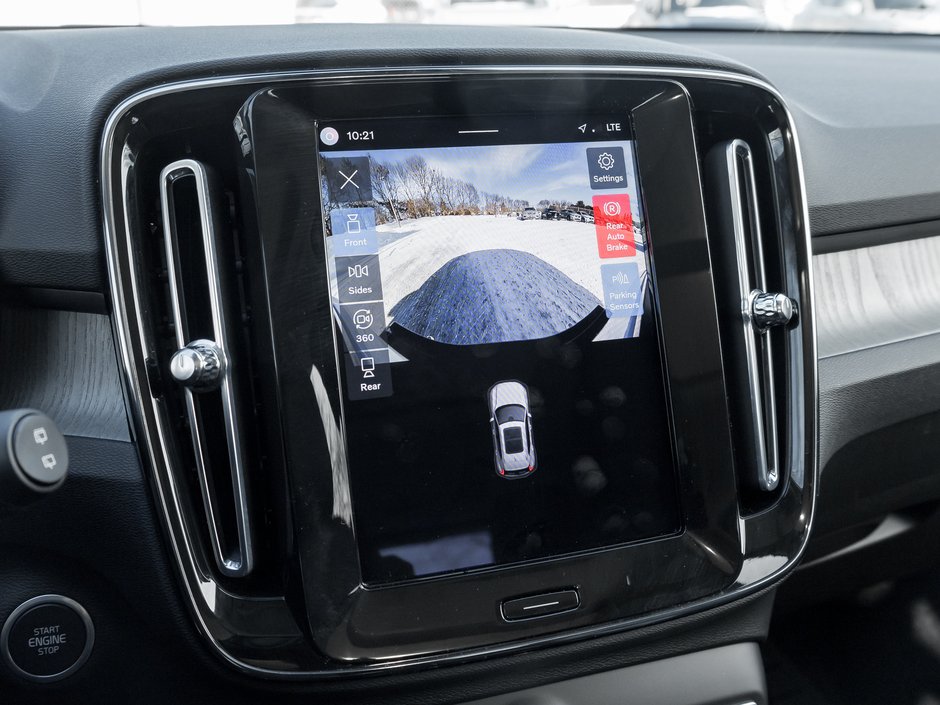 Volvo XC40 B5 AWD Plus Dark Theme CLOUD BLUE VOLVO CPO 2025-13