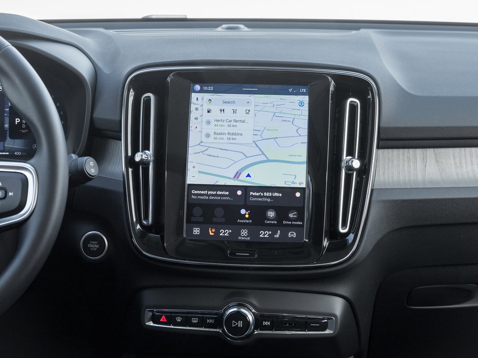 Volvo XC40 B5 AWD Plus Dark Theme CLOUD BLUE VOLVO CPO 2025-25