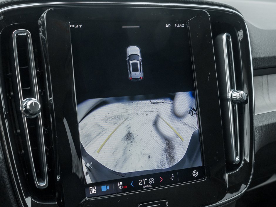 Volvo XC40 B5 AWD Core  20 ALLOY WHEELS  CLIMATE PACK  CPO 2025-12