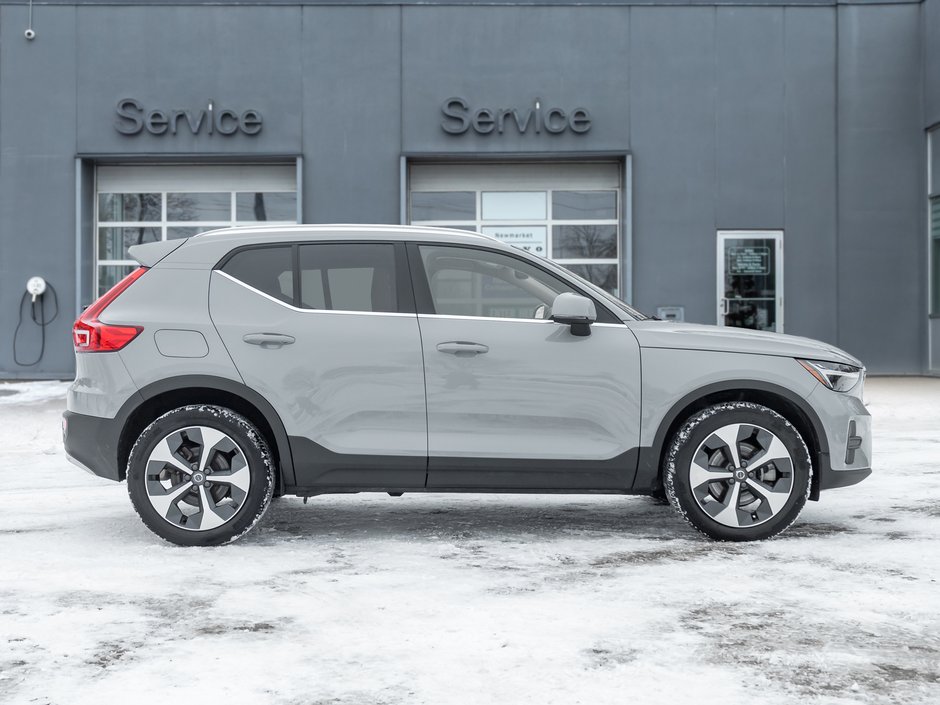 Volvo XC40 B5 AWD Core  20 ALLOY WHEELS  CLIMATE PACK  CPO 2025-4