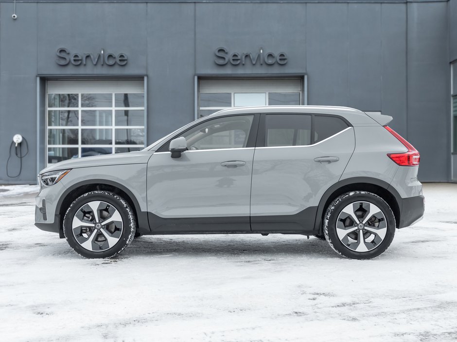 Volvo XC40 B5 AWD Core  20 ALLOY WHEELS  CLIMATE PACK  CPO 2025-2