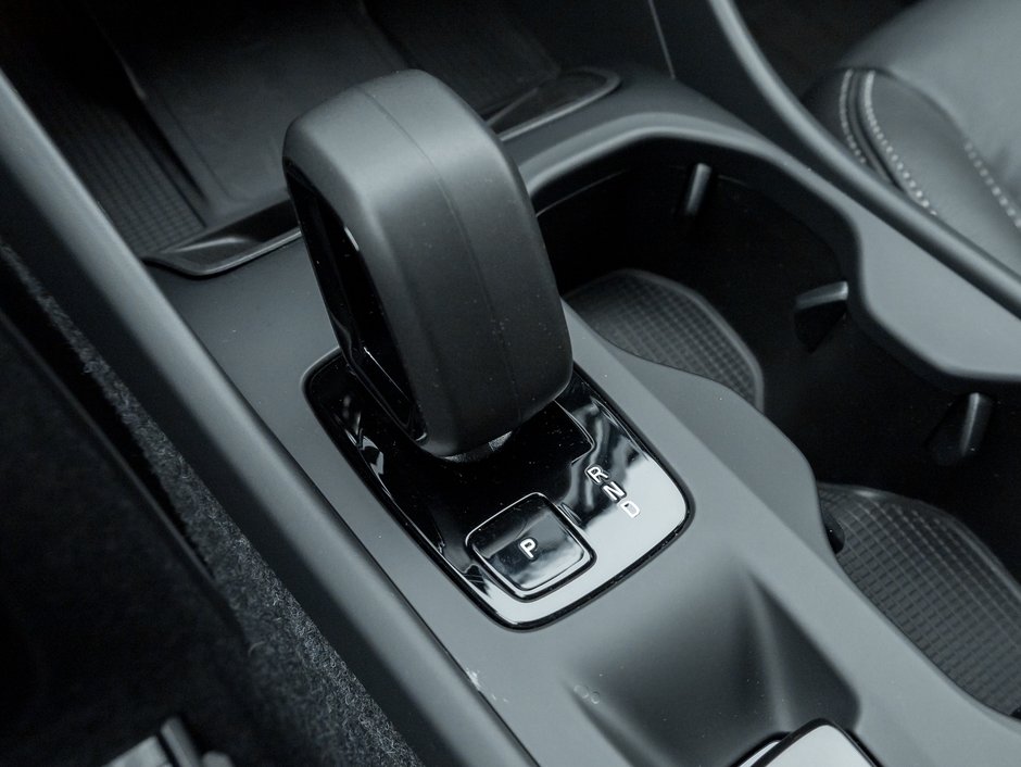 Volvo XC40 B5 AWD Core  20 ALLOY WHEELS  CLIMATE PACK  CPO 2025-15