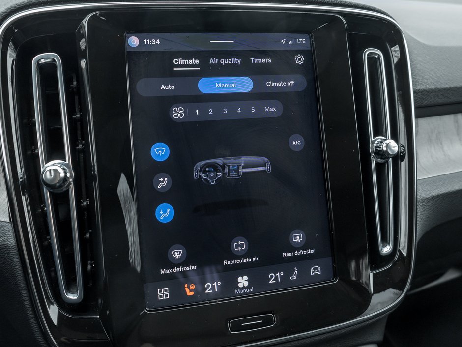 Volvo XC40 B5 AWD PLUS  CPO FINANCE RATE 3.49%(24M)-4%*(84M) 2025-19