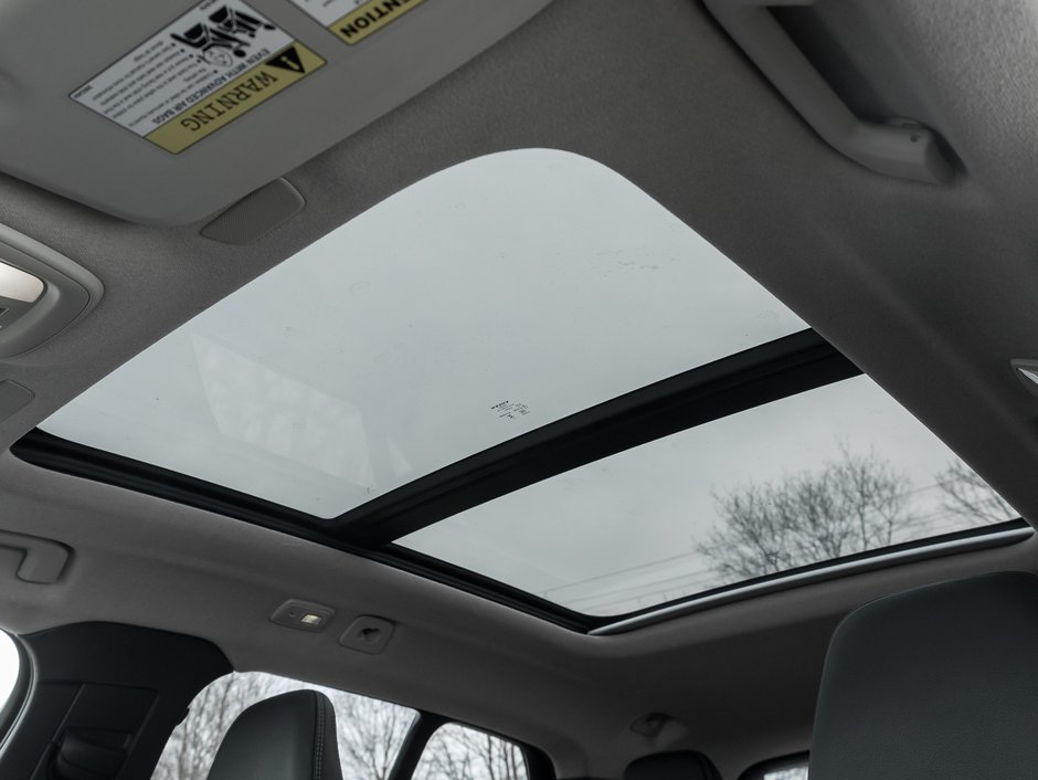 Volvo XC40 B5 AWD PLUS  CPO FINANCE RATE 3.49%(24M)-4%*(84M) 2025-21