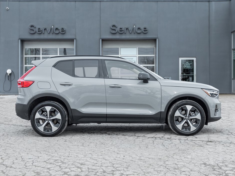 Volvo XC40 B5 AWD PLUS  CPO FINANCE RATE 3.49%(24M)-4%*(84M) 2025-4