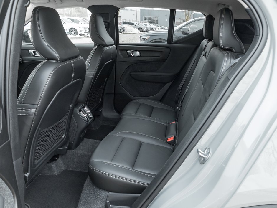 Volvo XC40 B5 AWD PLUS  CPO FINANCE RATE 3.49%(24M)-4%*(84M) 2025-23