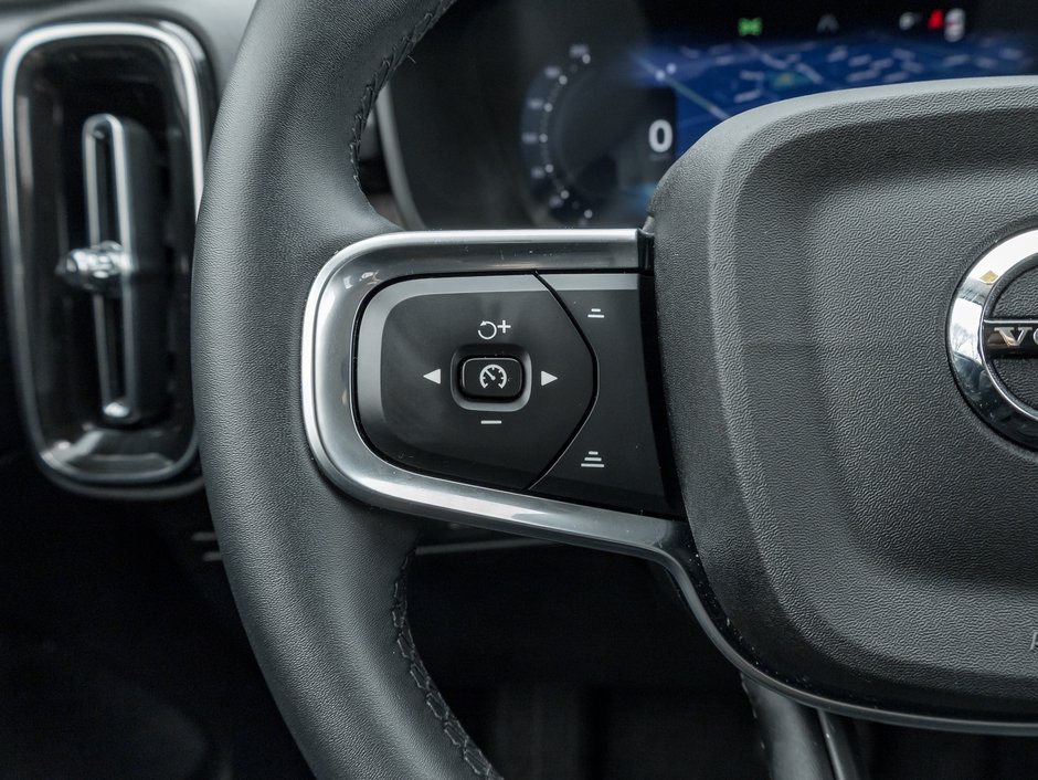 Volvo XC40 B5 AWD PLUS  CPO FINANCE RATE 3.49%(24M)-4%*(84M) 2025-10