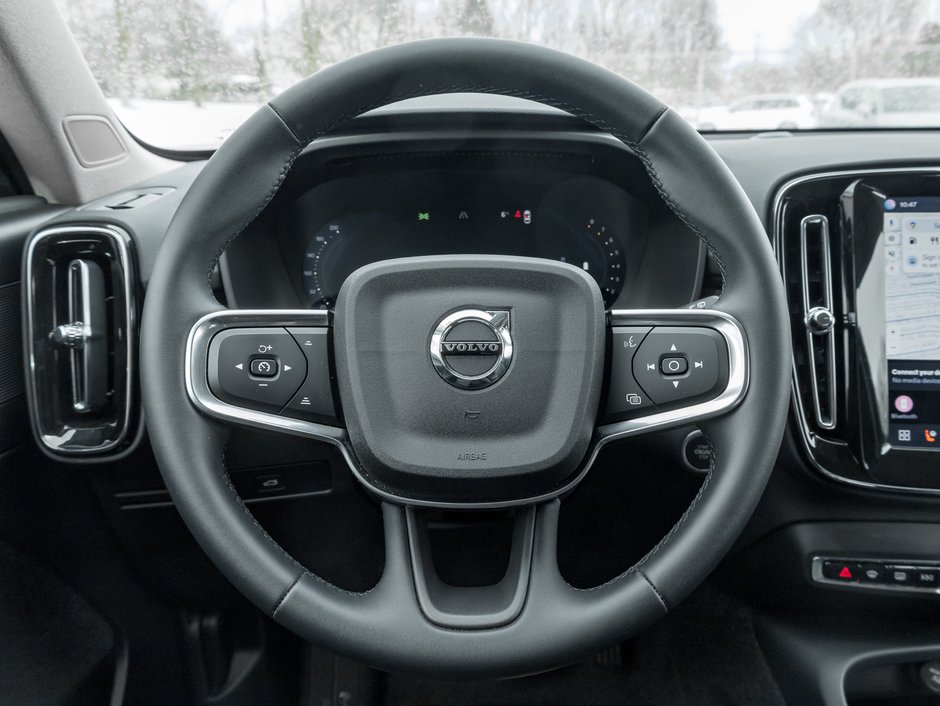 2025 Volvo XC40 B5 AWD Core  CPO FINANCE RATE FROM 3.49%*-7