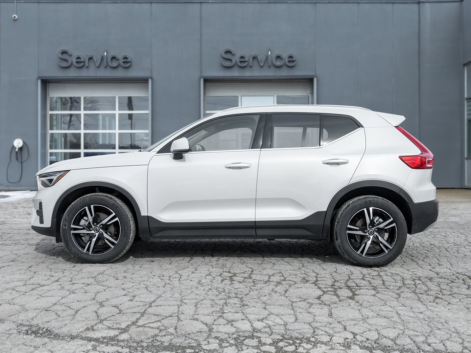 2025 Volvo XC40 B5 AWD Core  CPO FINANCE RATE FROM 3.49%*-2