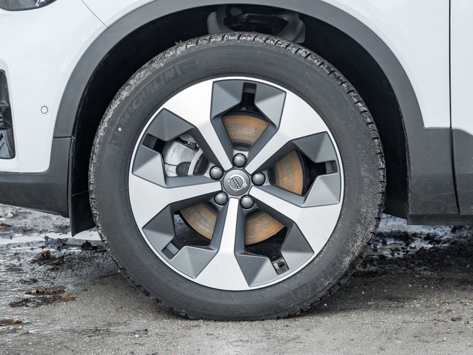 2025 Volvo XC40 B5 AWD PLUS Dark Theme CPO FIN RATE 4%* (84M)-3