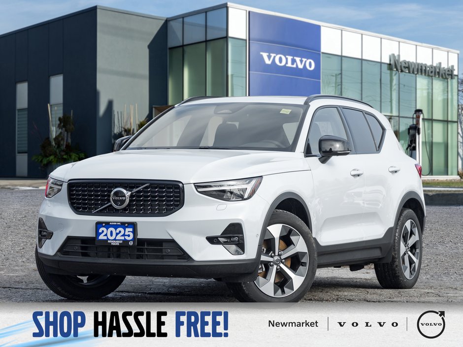 2025 Volvo XC40 B5 AWD PLUS Dark Theme CPO FIN RATE 4%* (84M)-0