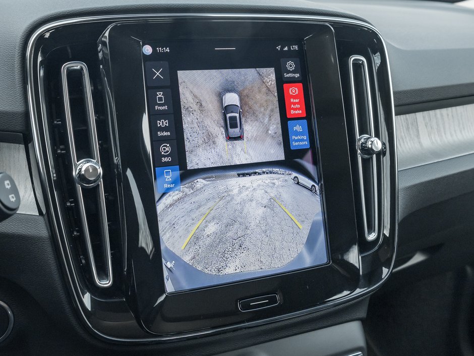 2025 Volvo XC40 B5 AWD PLUS Dark Theme CPO FIN RATE 4%* (84M)-12