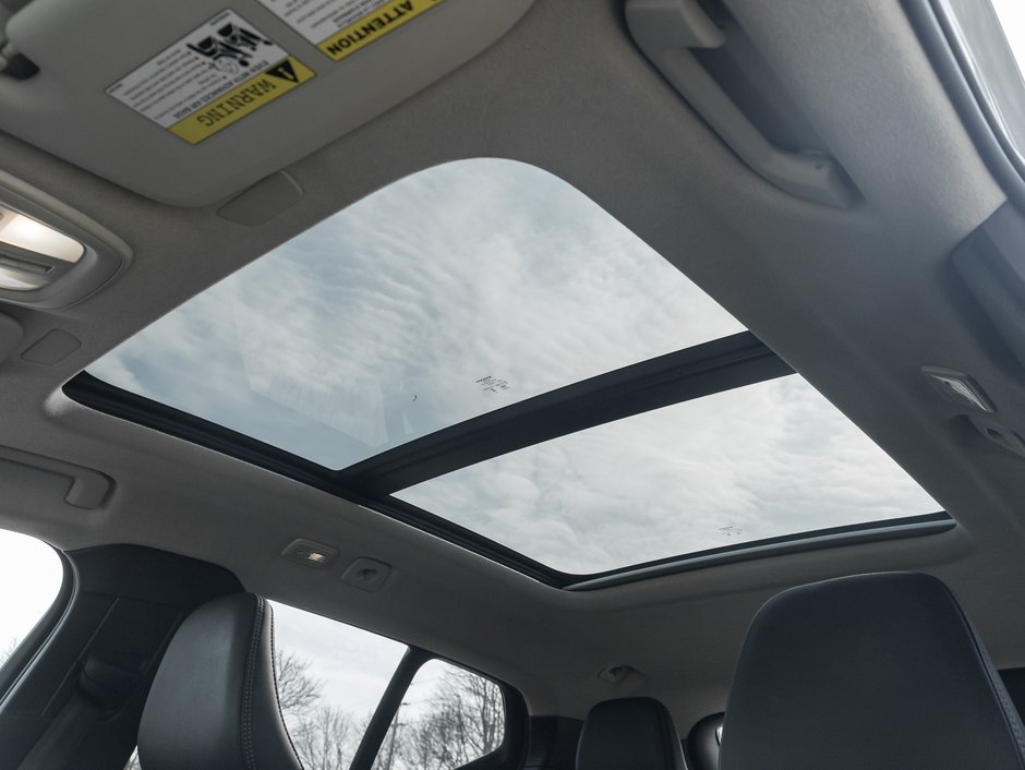 2025 Volvo XC40 B5 AWD PLUS Dark Theme CPO FIN RATE 4%* (84M)-21