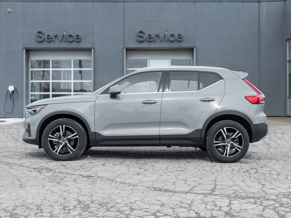 2025 Volvo XC40 B5 AWD Core Bright Theme  NONE DAILY RENTAL  CPO-2