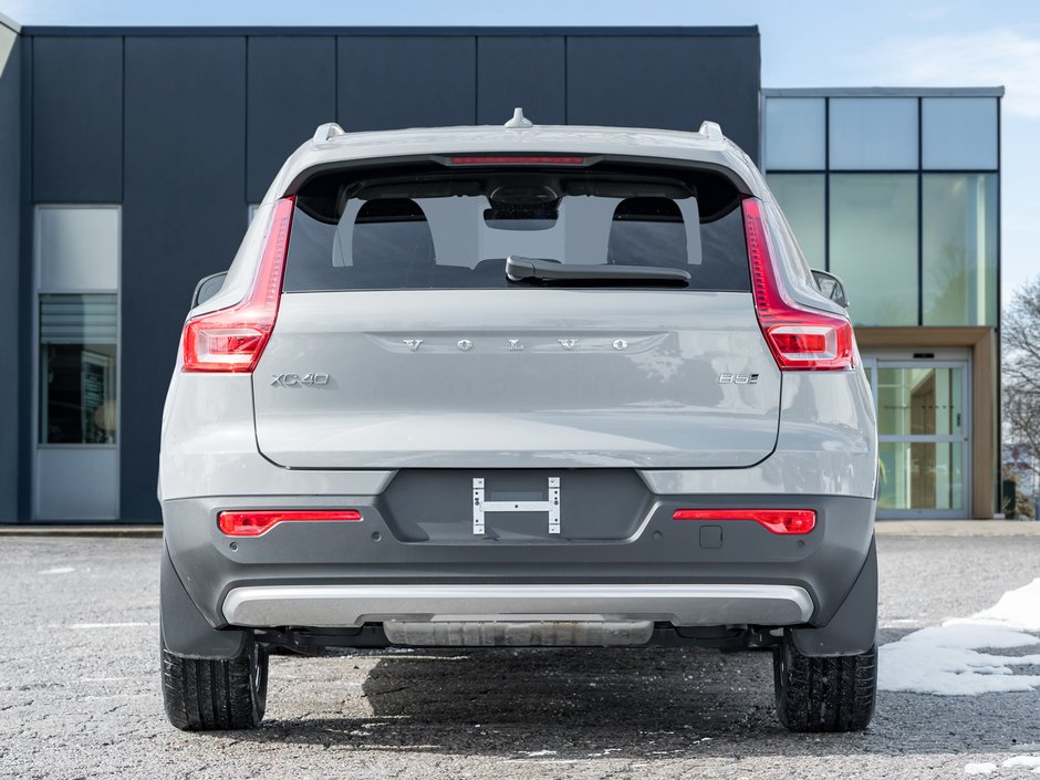 Volvo XC40 B5 AWD Core Bright Theme  CPO FIN RATE  3.49%-4%* 2025-5
