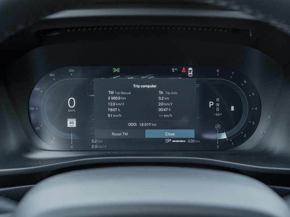 Volvo XC40 B5 AWD Core Bright Theme  CPO FIN RATE  3.49%-4%* 2025-8