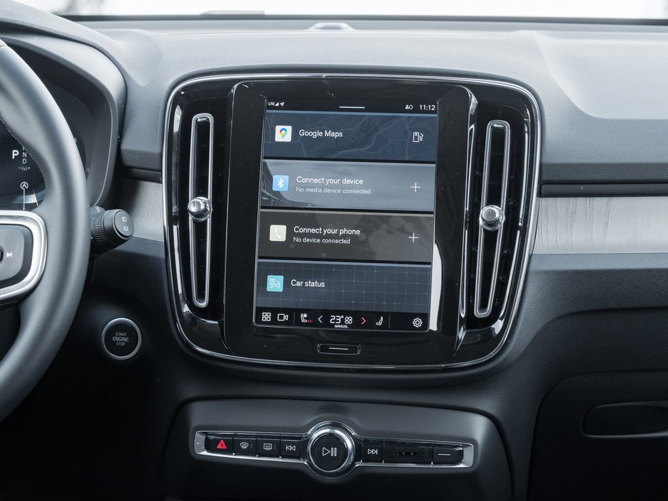 Volvo XC40 B5 AWD Core Bright Theme  CPO FIN RATE  3.49%-4%* 2025-23