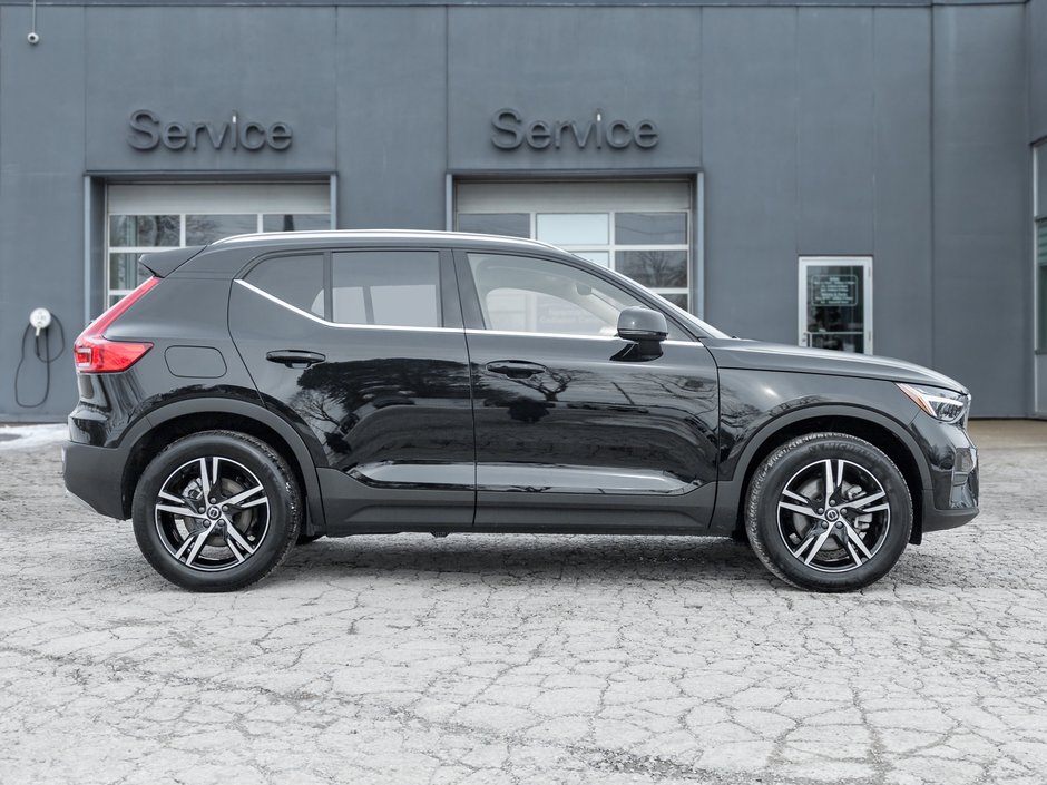 2025 Volvo XC40 B5 AWD  CPO FINANCE RATE 3.49%*(24M)-4%*(48M)-4