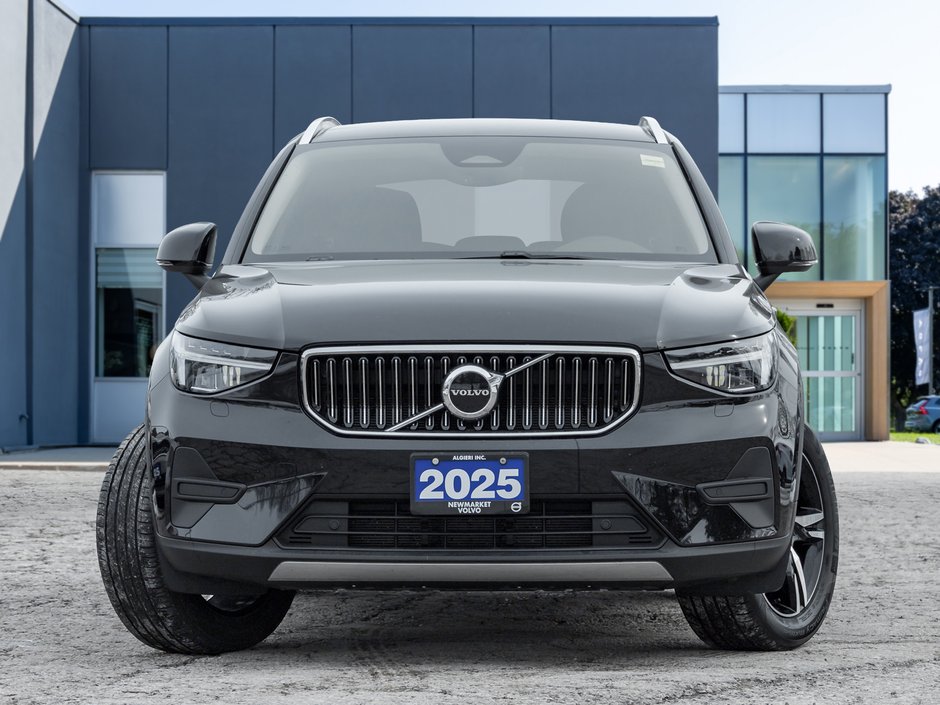 2025 Volvo XC40 B5 AWD  CPO FINANCE RATE 3.49%*(24M)-4%*(48M)-1
