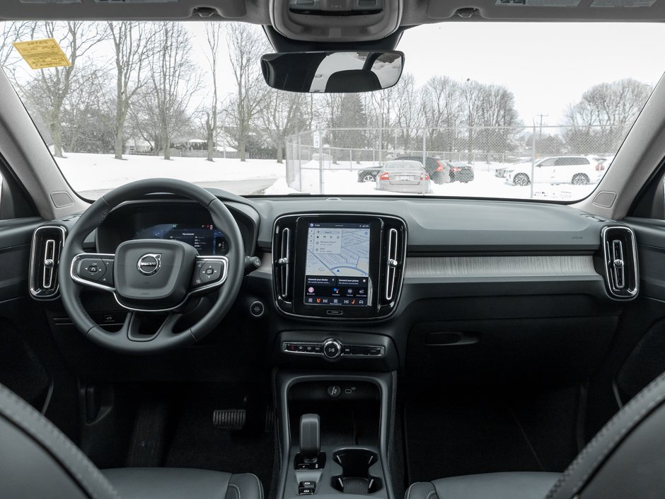 2025 Volvo XC40 B5 AWD  CPO FINANCE RATE 3.49%*(24M)-4%*(48M)-23