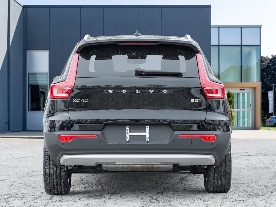 2025 Volvo XC40 B5 AWD  CPO FINANCE RATE 3.49%*(24M)-4%*(48M)-5