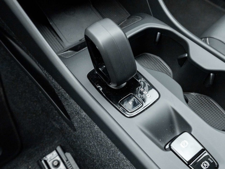 2025 Volvo XC40 B5 AWD  CPO FINANCE RATE 2.99%* (UP TO 84 MONTH)-15