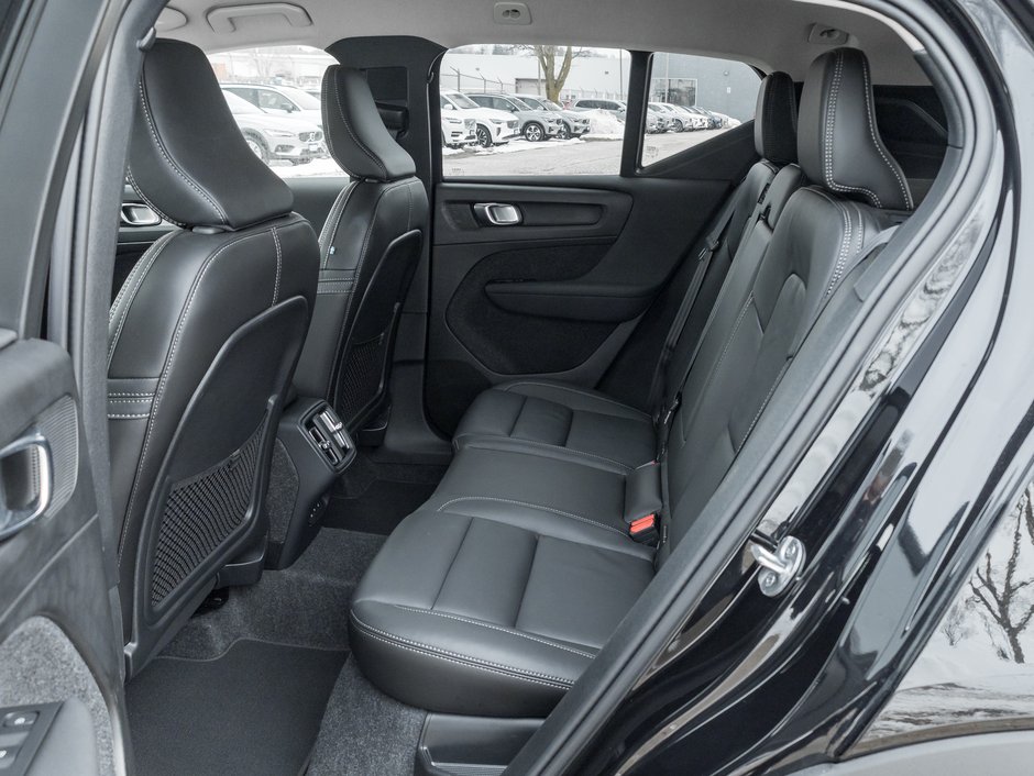 2025 Volvo XC40 B5 AWD  CPO FINANCE RATE 3.49%*(24M)-4%*(48M)-21