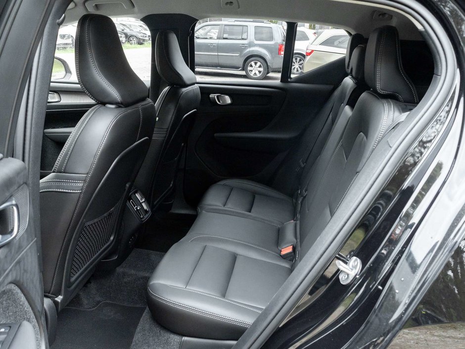 2025 Volvo XC40 B5 AWD  CPO FINANCE RATE 2.99%* (UP TO 84 MONTH)-21