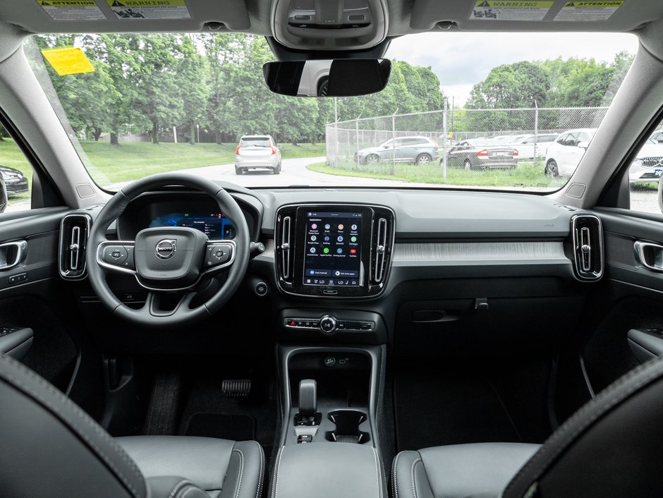 2025 Volvo XC40 B5 AWD  CPO FINANCE RATE 2.99%* (UP TO 84 MONTH)-23