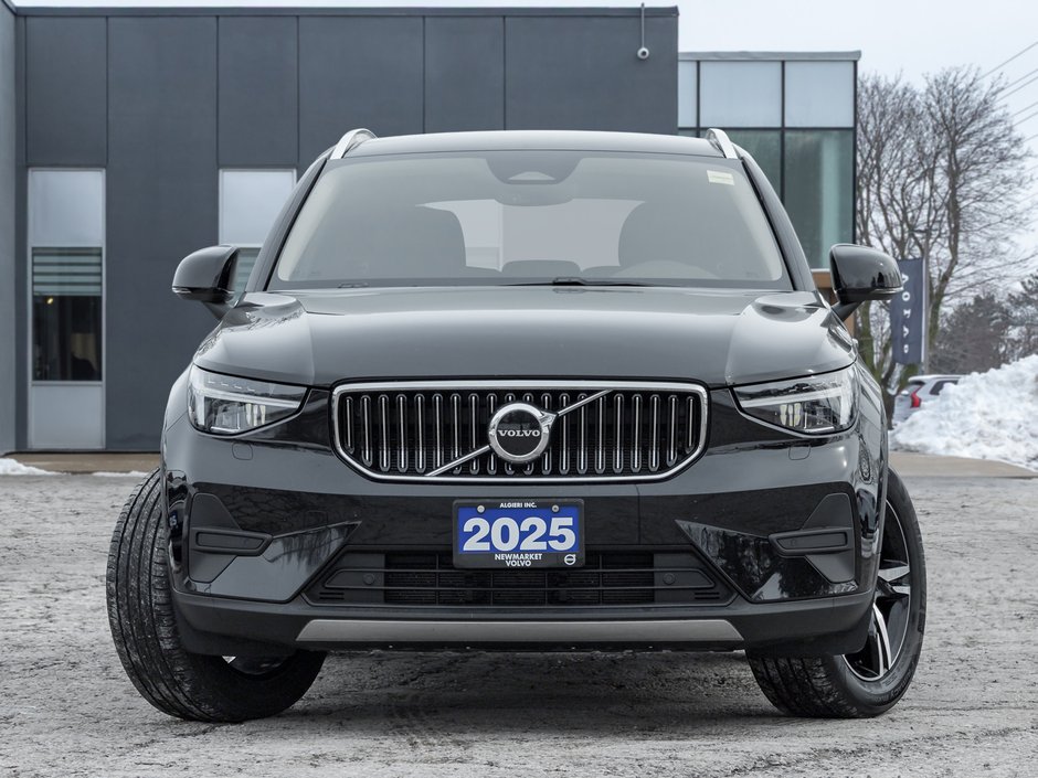 2025 Volvo XC40 B5 AWD  CPO FINANCE RATE 3.49%*(24M)-4%*(48M)-1