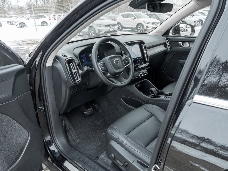 2025 Volvo XC40 B5 AWD  CPO FINANCE RATE 3.49%*(24M)-4%*(48M)-6