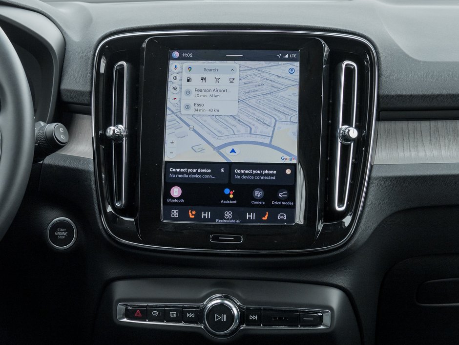 2025 Volvo XC40 B5 AWD  CPO FINANCE RATE 3.49%*(24M)-4%*(48M)-24