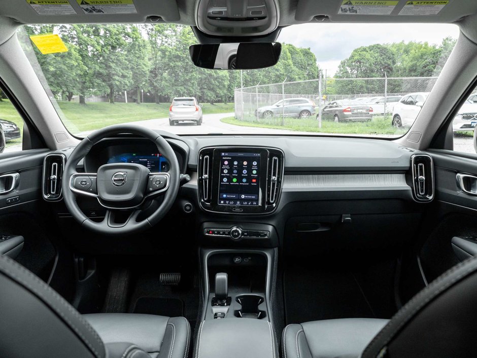 2025 Volvo XC40 B5 AWD  CPO FINANCE RATE 2.99%* (UP TO 84 MONTH)-23