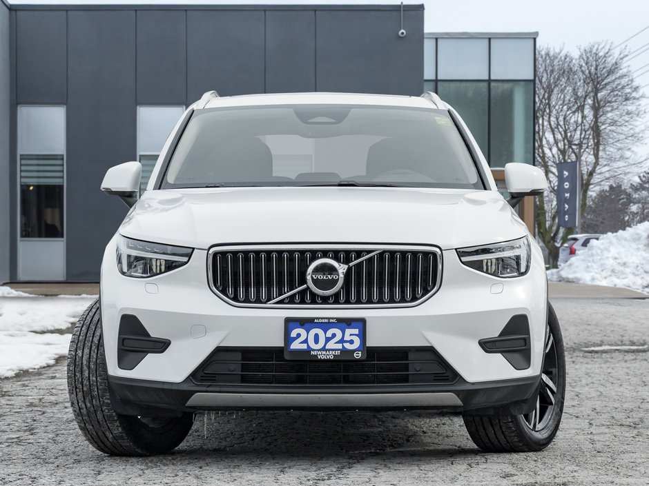 2025 Volvo XC40 B5 AWD Core Bright Theme  CPO FINANCE RATE 3.49%*-1