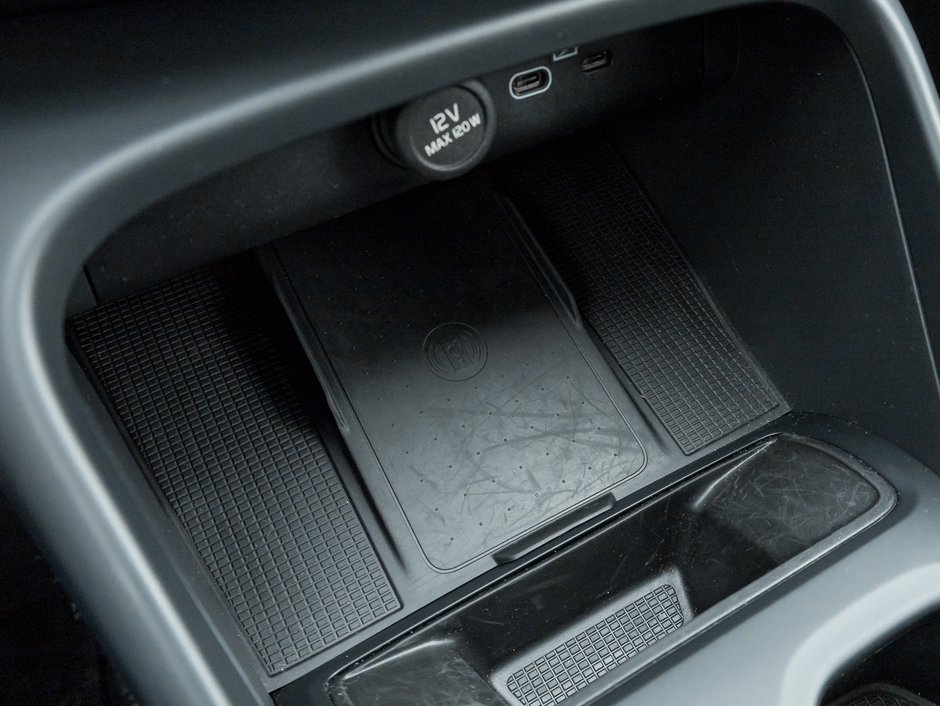 2025 Volvo XC40 B5 AWD Core Bright Theme  CPO FINANCE RATE 3.49%*-15