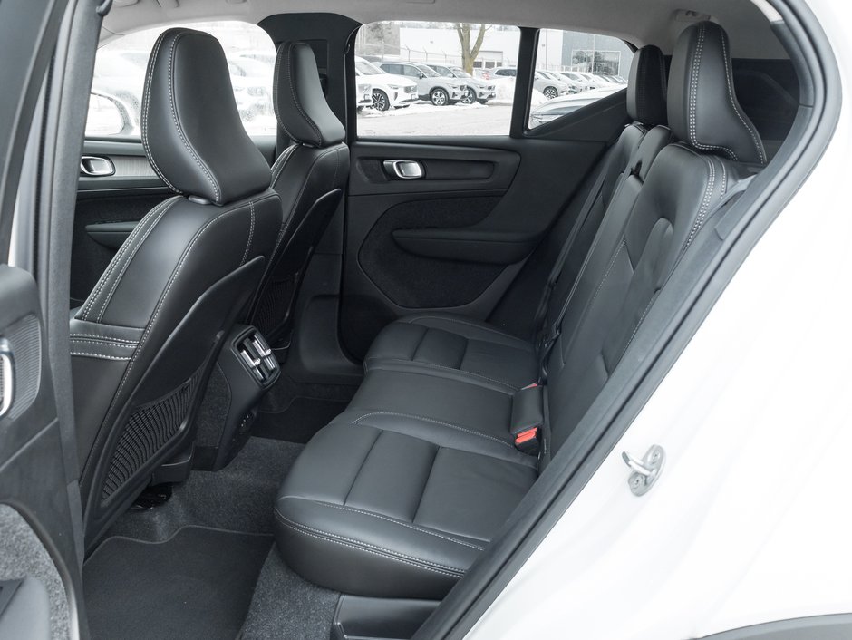 2025 Volvo XC40 B5 AWD Core Bright Theme  CPO FINANCE RATE 3.49%*-21