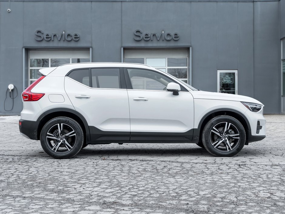 Volvo XC40 B5 AWD  CPO FINANCE RATE 3.49%*(24M)-4%*(48M) 2025-4