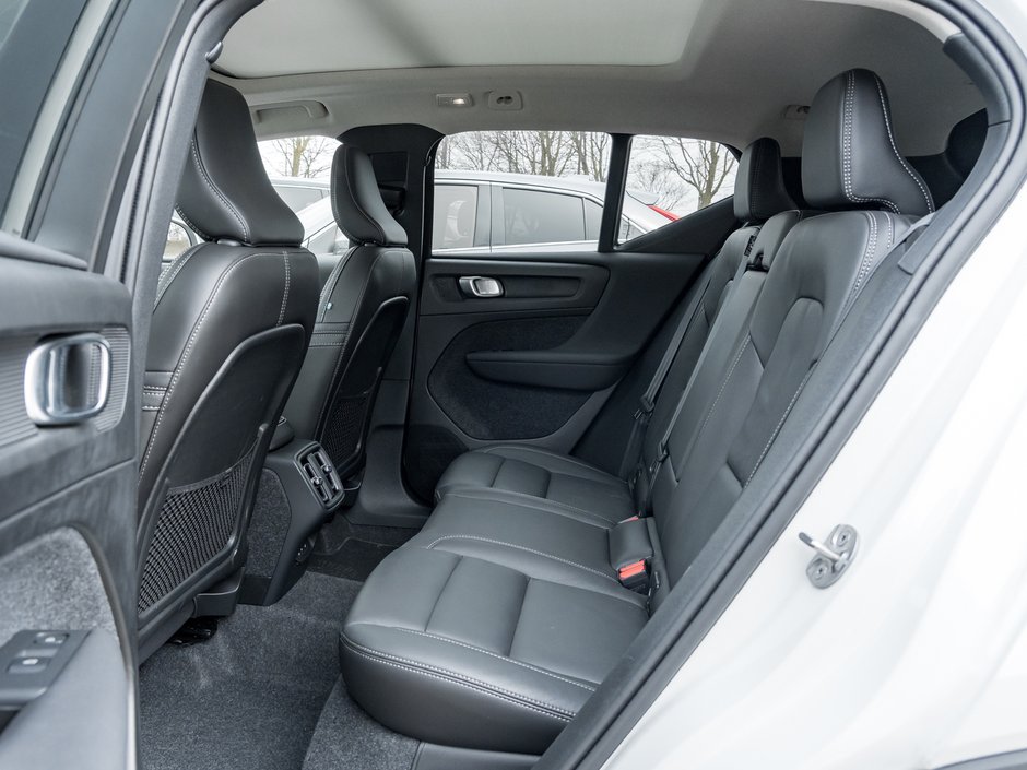 Volvo XC40 B5 AWD  CPO FINANCE RATE 3.49%*(24M)-4%*(48M) 2025-21