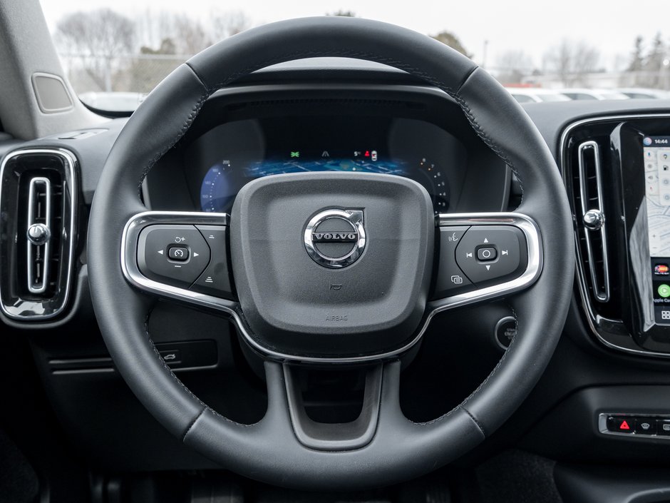 Volvo XC40 B5 AWD  CPO FINANCE RATE 3.49%*(24M)-4%*(48M) 2025-7