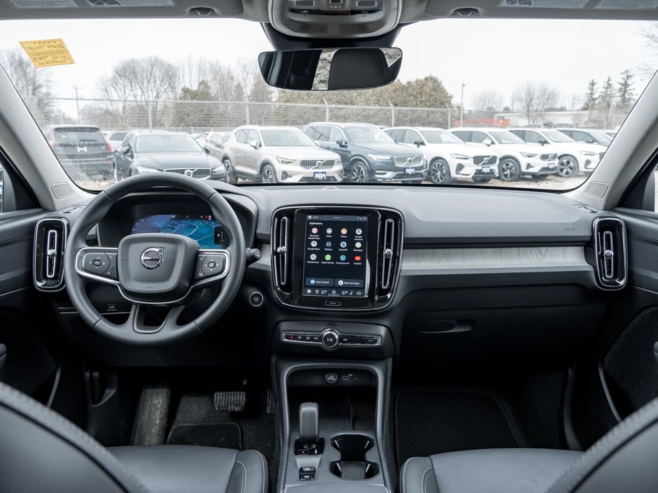 Volvo XC40 B5 AWD  CPO FINANCE RATE 3.49%*(24M)-4%*(48M) 2025-23