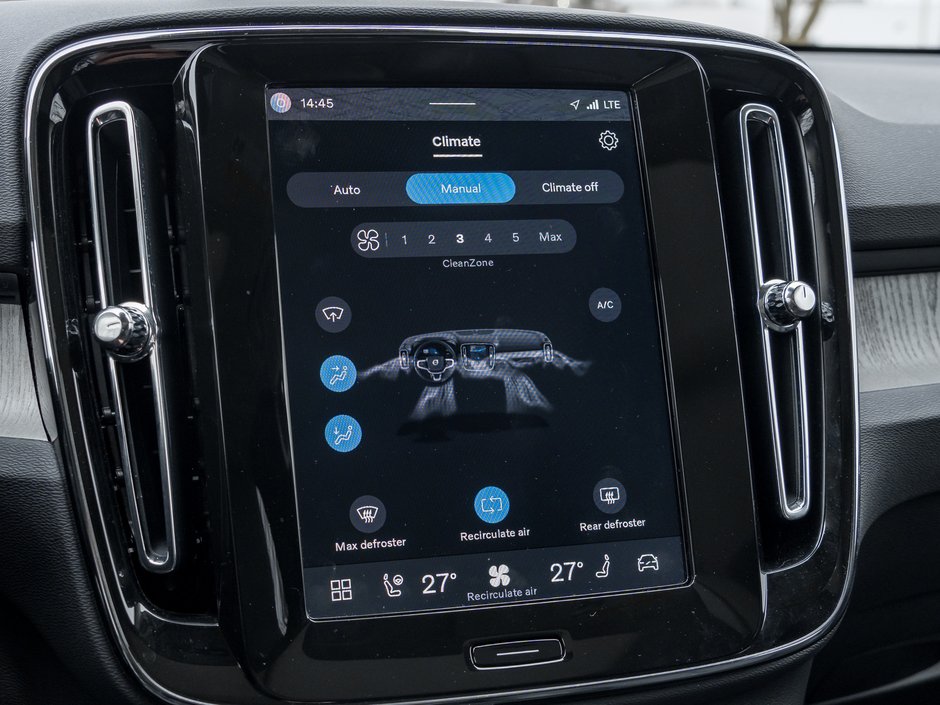 Volvo XC40 B5 AWD  CPO FINANCE RATE 3.49%*(24M)-4%*(48M) 2025-17