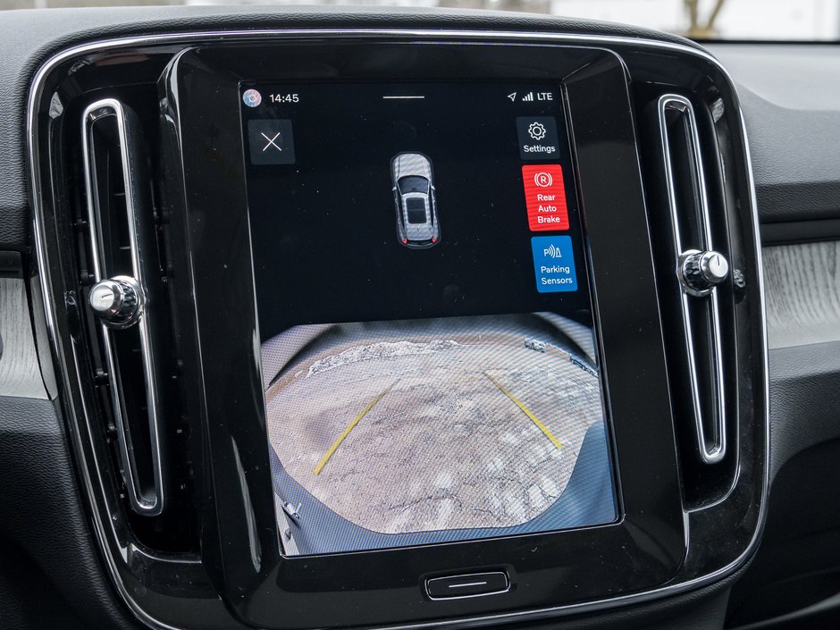 Volvo XC40 B5 AWD  CPO FINANCE RATE 3.49%*(24M)-4%*(48M) 2025-11