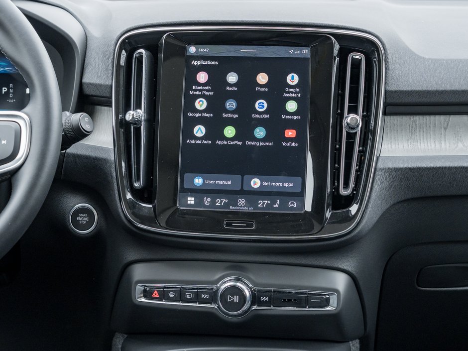 Volvo XC40 B5 AWD  CPO FINANCE RATE 3.49%*(24M)-4%*(48M) 2025-24