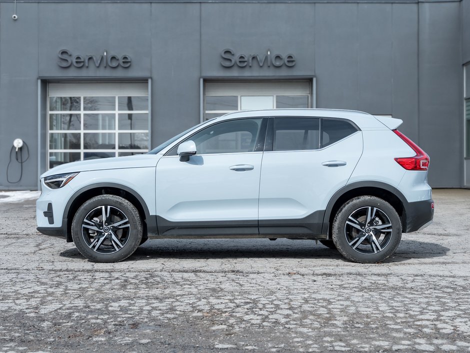2025 Volvo XC40 B5 AWD Core  CPO FINANCE RATE 3.49%(24M)-4%*(84M)-2