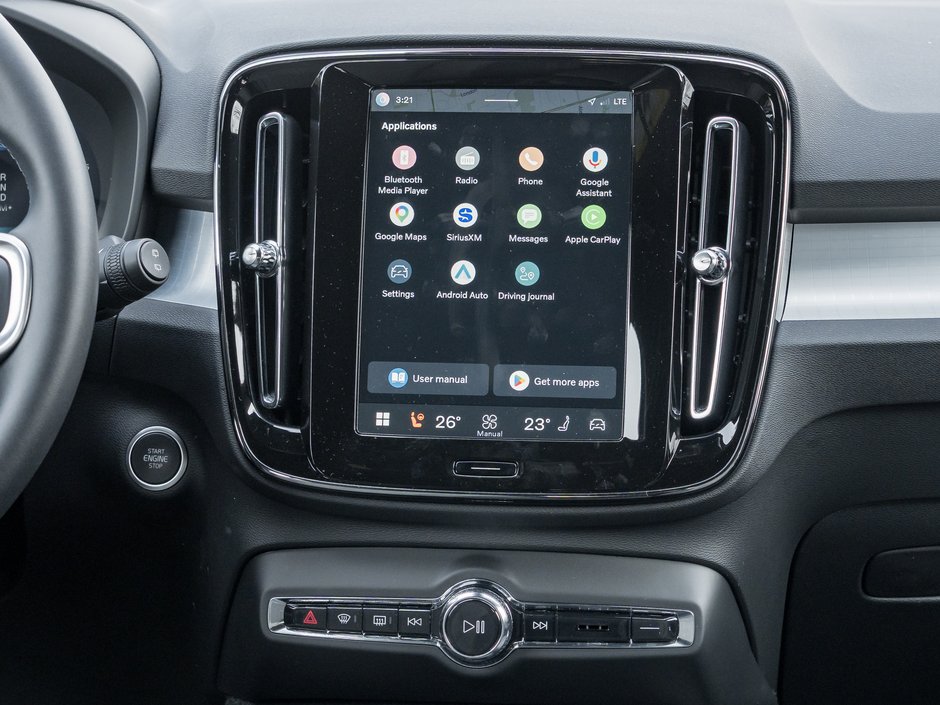 2025 Volvo XC40 B5 AWD Core  CPO FINANCE RATE 3.49%(24M)-4%*(84M)-23