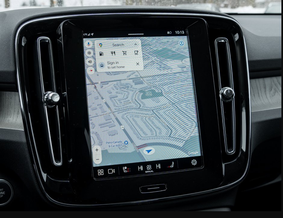 2025 Volvo XC40 B5 AWD Core  CPO FINANCE RATE 3.49%(24M)-4%*(84M)-4